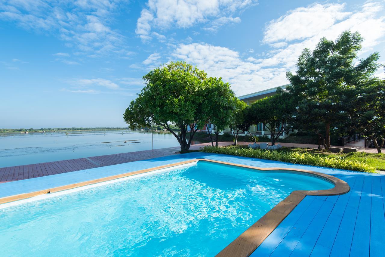 Baan Talay See Cream Resort Samut Songkhram Exterior foto