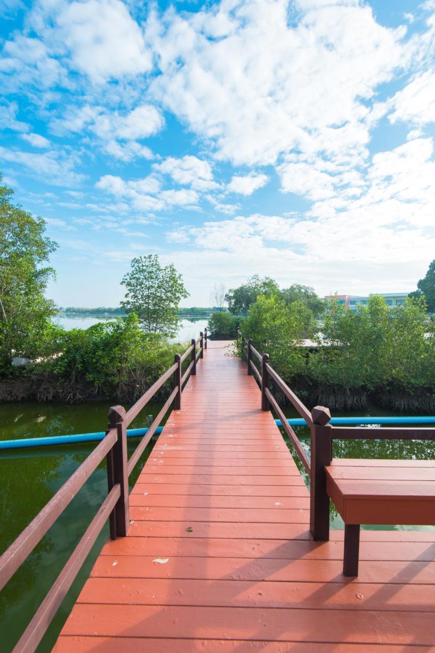 Baan Talay See Cream Resort Samut Songkhram Exterior foto